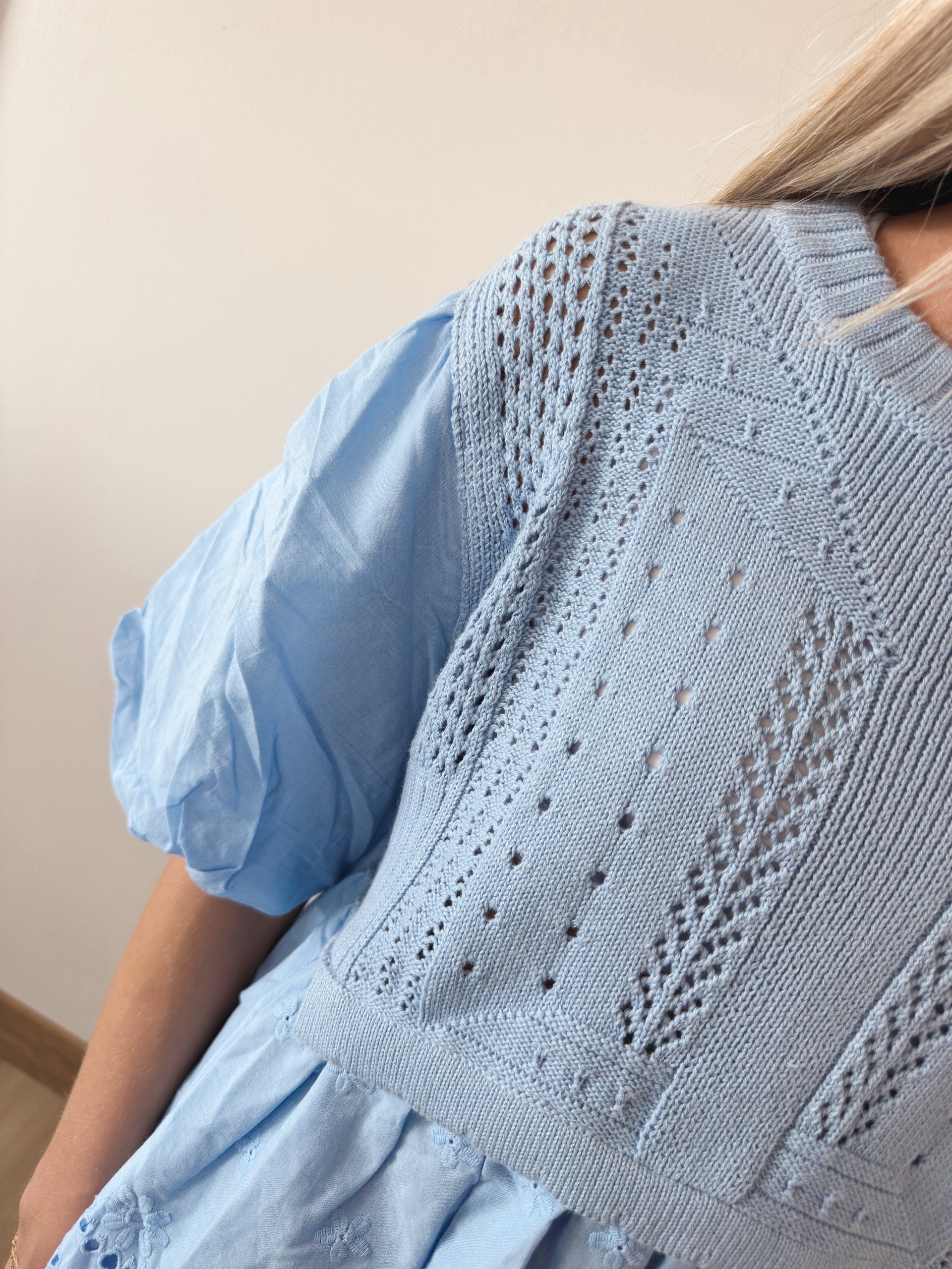 BUBBLE SLEEVE SWEATER TOP