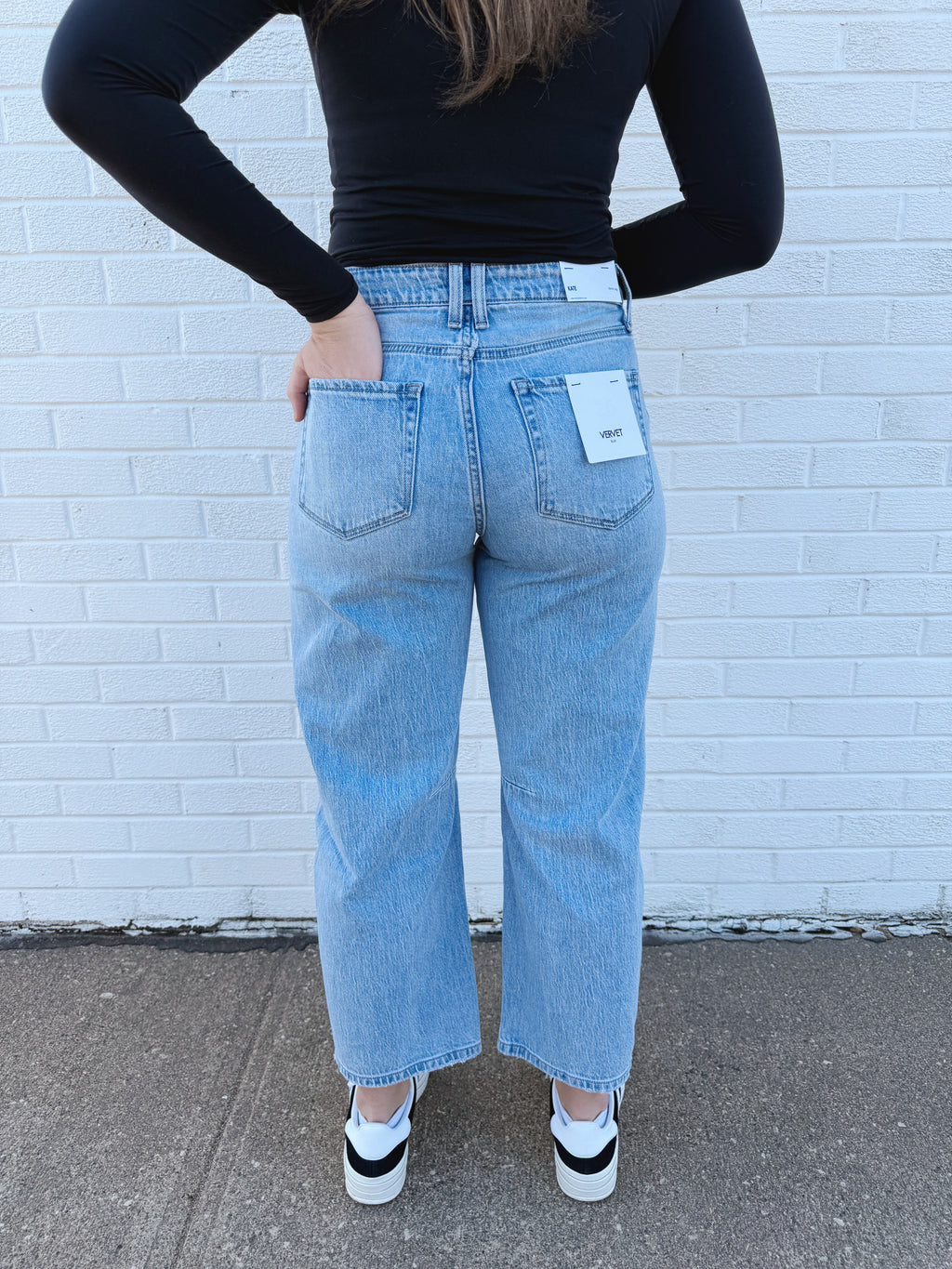 Go-to Dark wash Barrel Jean